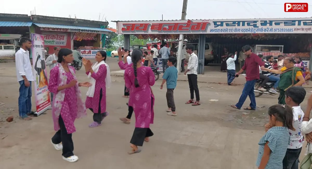 भोपाल की बस्तियों के बच्चों ने नुक्कड़ नाटक से बदली पहचान, अब सरकारी अभियानों में कर रहे लोगों को जागरूक