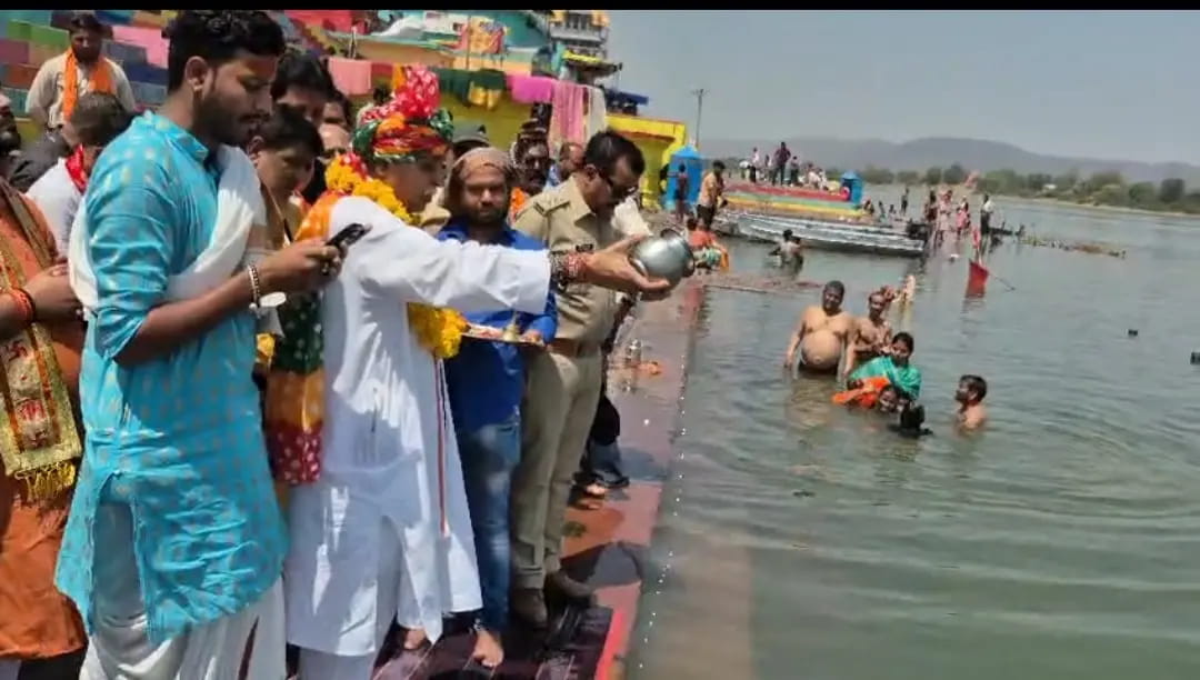 टीआई क्या भगवान है? नर्मदापुरम में भड़के प्रवीण तोगड़िया, AI और गौ-तस्करी मामले पर दे दिया ये बयान