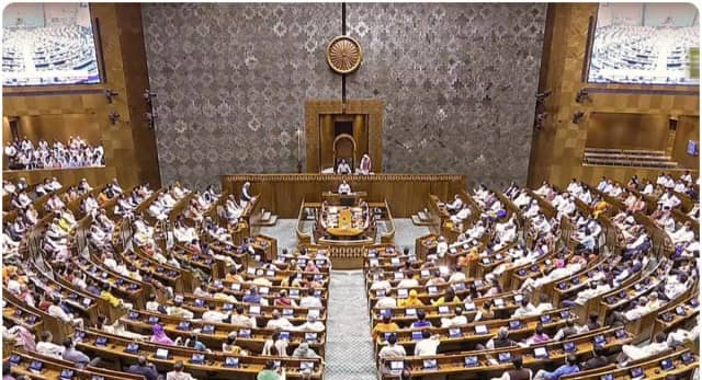 नहीं मिला जरूरी 2 तिहाई बहुमत, पक्ष में 298 और विपक्ष में 230 वोट पड़े
