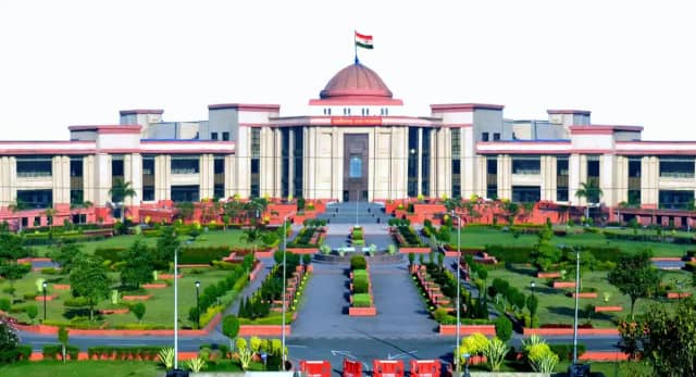 वैध जाति प्रमाणपत्र के बिना नहीं बनेगा केस, सजा रद्द, जुर्माना बढ़ाया