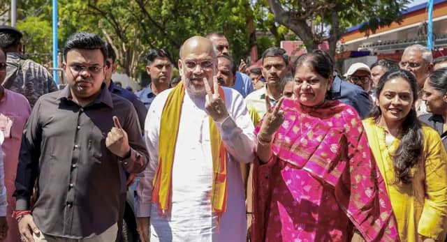 गुजरात निकाय चुनाव के लिए मतदान जारी, गृहमंत्री अमित शाह और मुख्यमंत्री भूपेंद्र पटेल ने की वोटिंग
