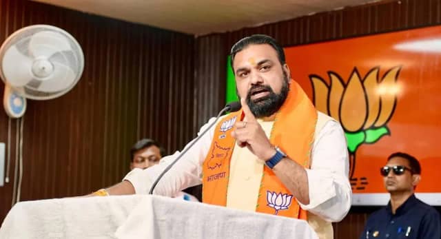 काम पर लौटे कर्मचारी, बिहार में खत्म हुई राजस्व अधिकारियों की हड़ताल; सीएम सम्राट चौधरी ने दिया आश्वासन