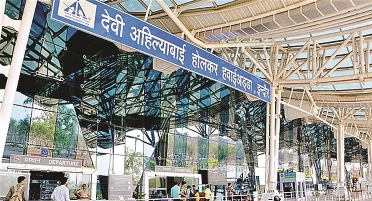 दिल्ली की उड़ानें भी कैंसिल, एयरपोर्ट पर यात्रियों का हंगामा!