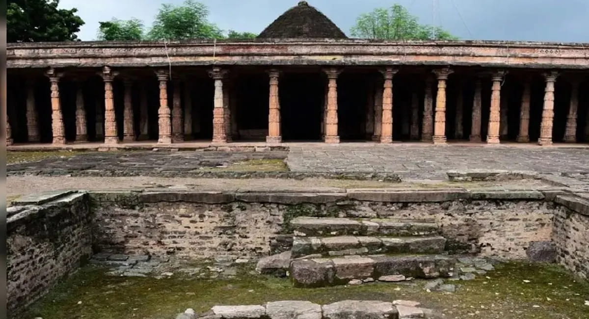 HC के आदेश के बाद वाग्देवी मंदिर में पूजा शुरू, दर्शन के लिए लगी कतारें