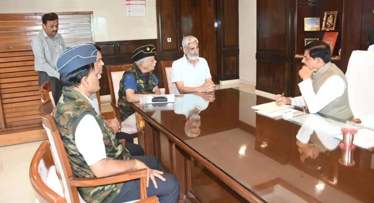 सीएम डॉ. मोहन यादव से मिले ट्विशा शर्मा के परिजन, मुख्यमंत्री ने हर संभव मदद का दिया भरोसा
