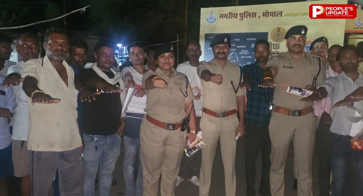 बरखेड़ा पठानी में साइबर रथ से नागरिकों को किया जागरूक