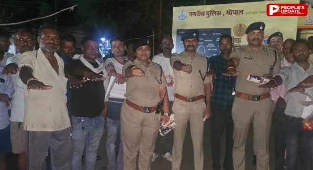 बरखेड़ा पठानी में साइबर रथ से नागरिकों को किया जागरूक