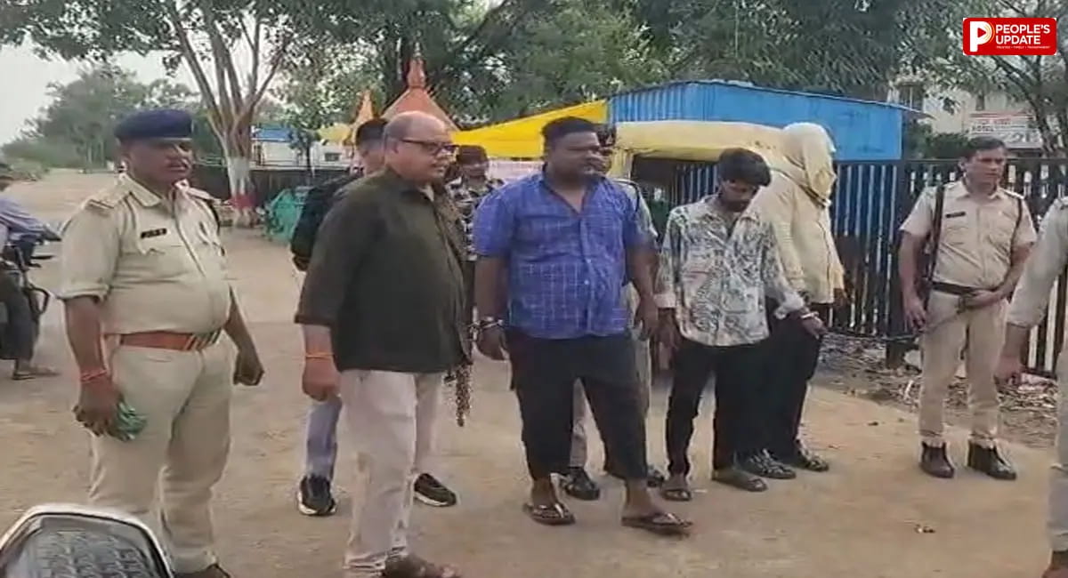 रेलवे स्टेशन पर मारपीट करने वाले 4 आरोपी गिरफ्तार, पुलिस ने निकाला जुलूस