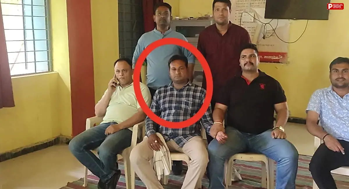 सागर लोकायुक्त की कार्रवाई, सहायक सचिव को 8 हजार रुपये रिश्वत लेते पकड़ा