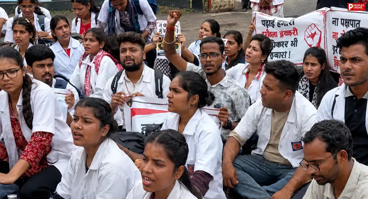नर्सिंग छात्रों का भोपाल में प्रदर्शन, परीक्षा-डिग्री और छात्रवृत्ति की मांग; पुलिस ने पॉलिटेक्निक चौराहे पर रोका