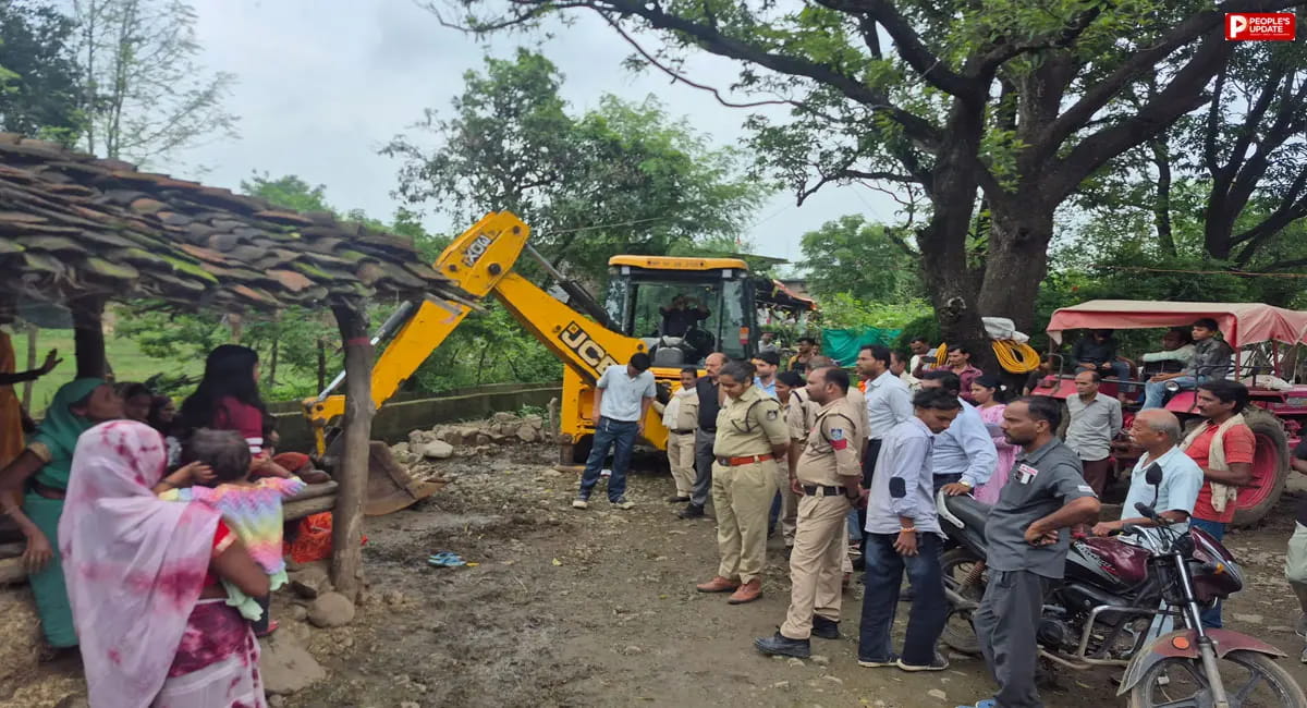 रायसेन: पारतलाई में बुलडोजर एक्शन, सरकारी जमीन से हटाया अतिक्रमण