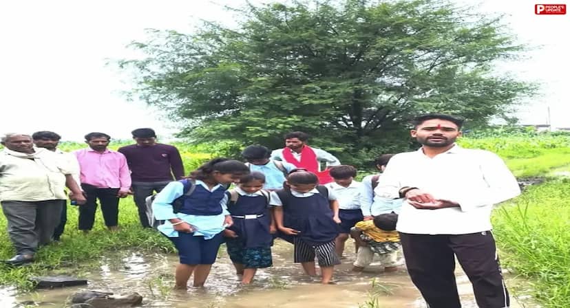 रायसेन: लुटनगर गांव में मूलभूत सुविधाओं के लिए तरस रहे लोग, सड़क के अभाव में परेशान ग्रामीण
