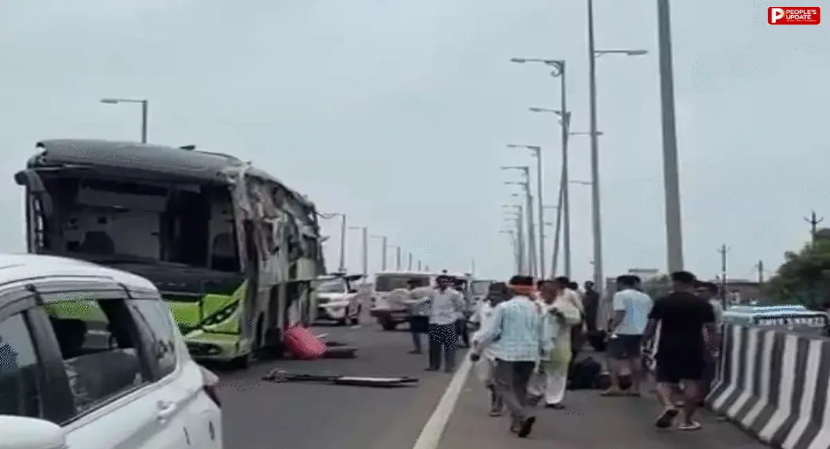 ब्यावरा में स्लीपर बस सेफ्टी वॉल से टकराई, पुल से नीचे गिरे यात्री; 4 की मौत, 12 गंभीर घायल
