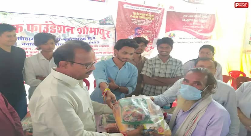 सोहागपुर में टीबी मरीजों को बांटी गई फूड बास्केट, विधायक विजयपाल सिंह राजपूत ने किया वितरण