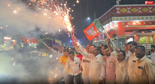 इंदौर-देपालपुर सड़क फोरलेन बनाने को मंजूरी, 700 करोड़ की लागत से बनेगी रोड; की गई आतिशबाजी