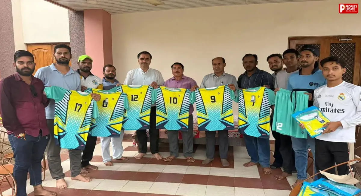 सोहागपुर: एफसी फुटबॉल क्लब की टीम बागेश्वर टूर्नामेंट में खेलेगी, मिली नई जर्सी