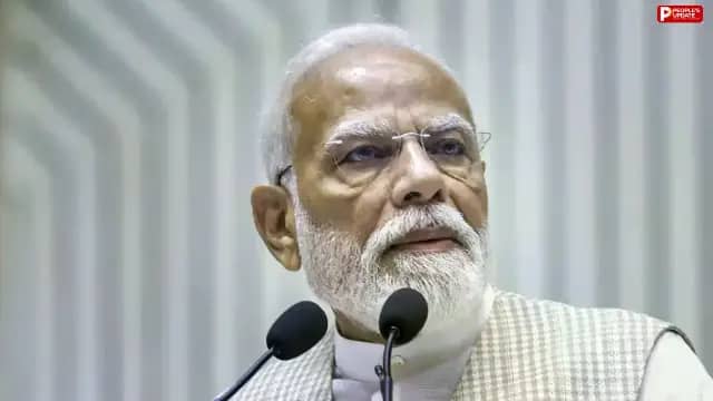 PM मोदी को देखने उमड़ा जनसैलाब! BookMyShow पर 1 घंटे में फुल हुईं सीटें, हजारों वेटिंग में
