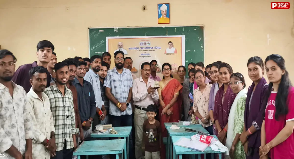 हरदा: छात्रों ने मिट्टी से बनाई गणेश प्रतिमा, पर्यावरण सरंक्षण का दिया संदेश