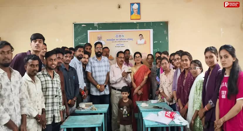 हरदा: छात्रों ने मिट्टी से बनाई गणेश प्रतिमा, पर्यावरण सरंक्षण का दिया संदेश
