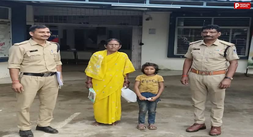 बस में बैठकर सोहागपुर पहुंची 8 साल की बच्ची, पुलिस ने परिजनों को सौंपा