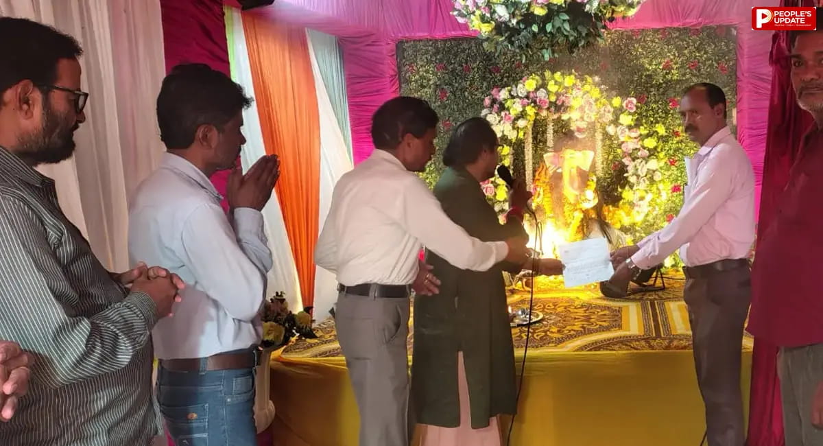 सीहोर: नपा कर्मचारियों ने गणेशजी को सौंपा प्रार्थना पत्र, सैलरी के लिए लगाई गुहार