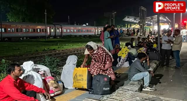 उमरिया में रोजगार का संकट, रोजाना 200 से 300 मजदूर परिवार के साथ कर रहे पलायन; स्टेशनों पर उमड़ी भीड़