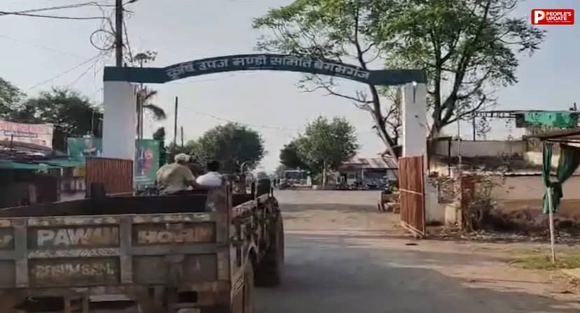 कृषि उपज मंडी में मंडी सचिव पर तलवार से हमला, दोनों हाथों में आई चोट; पुलिस ने आरोपी की तलाश शुरू की