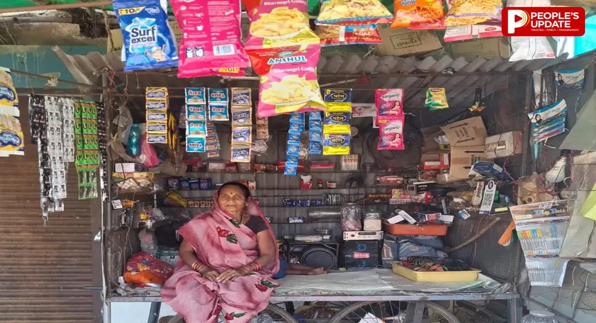 जबलपुर में साक्षरता अभियान का असर, 55 साल की सुंदो बाई अब खुद संभाल रहीं दुकान का हिसाब-किताब