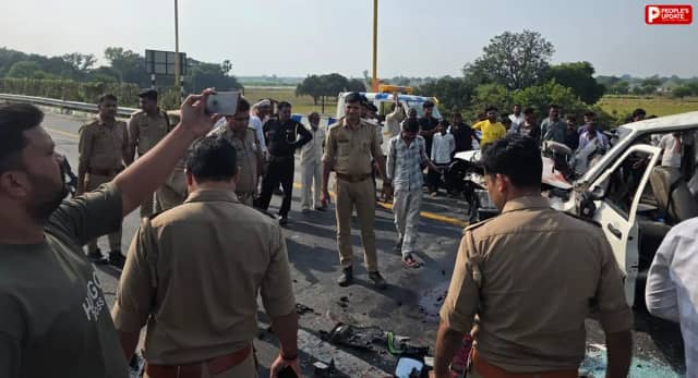आगरा एक्सप्रेस-वे पर हादसा: पूर्व सांसद सुब्रत पाठक के काफिले की कार डिवाइडर से टकराई, सिपाही की मौत
