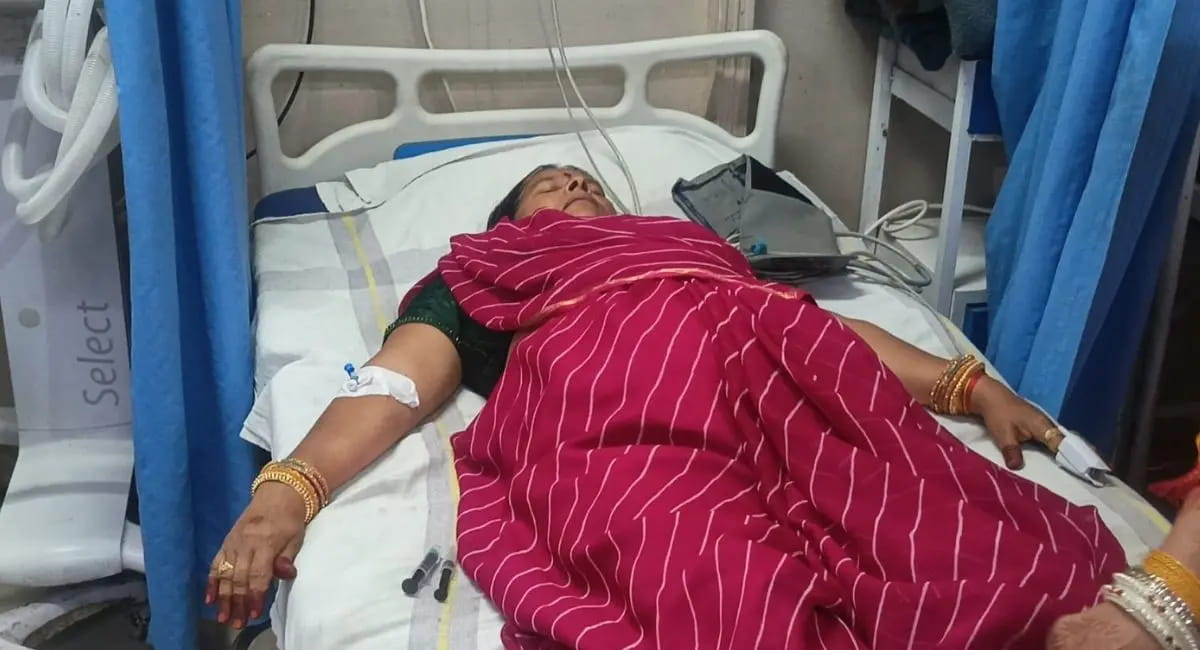 15 महिलाएं घायल
