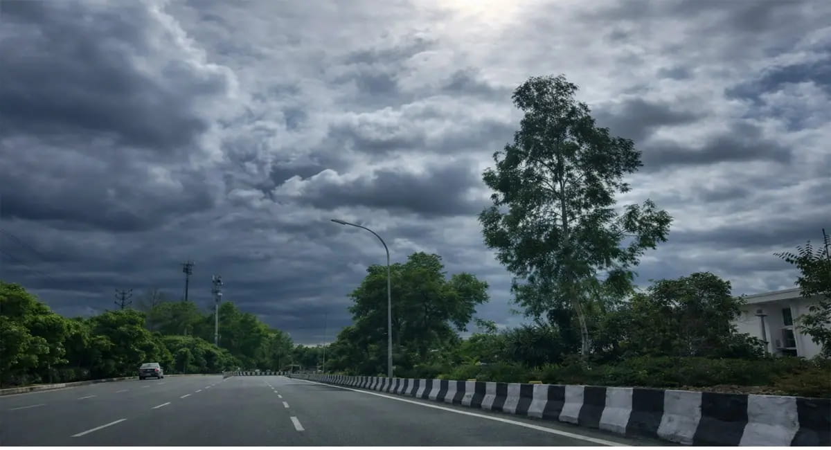 गर्मी के बीच तूफानी ट्विस्ट! आंधी-बारिश और ओलों से हिला मध्य प्रदेश, 18 जिले अलर्ट पर
