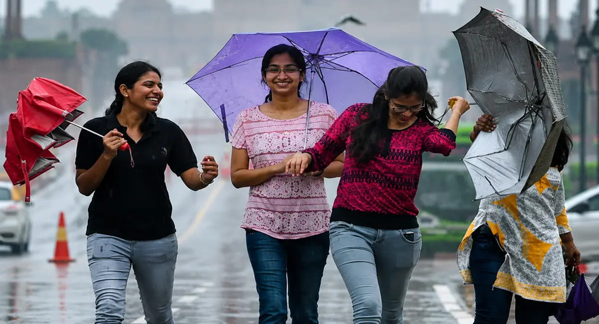 17 राज्यों में आंधी-बारिश का अलर्ट, 80 किमी/घंटा तक चलेंगी तेज हवाएं; मानसून ने पकड़ी रफ्तार