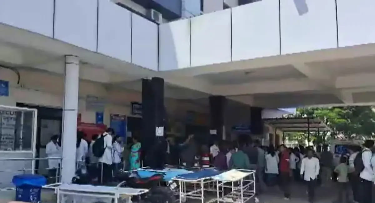 हॉस्टल के कमरे में फंदे से लटका मिला शव