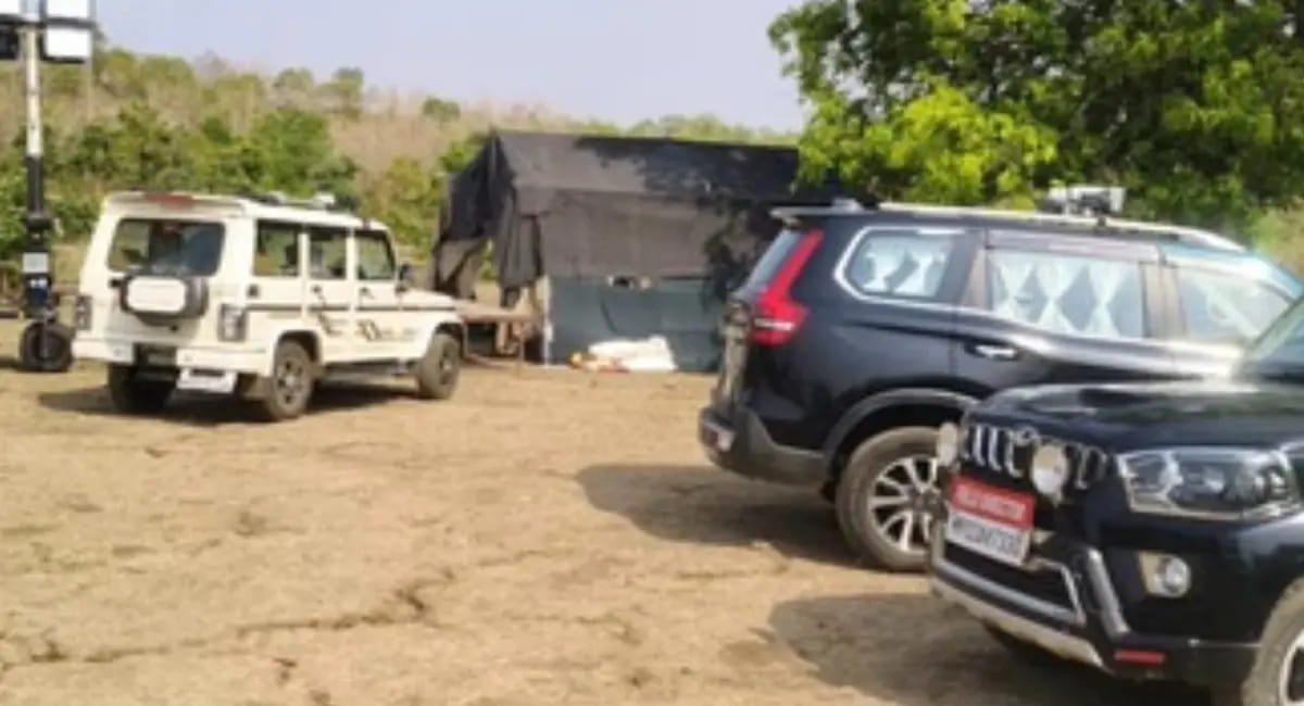 रेस्क्यू टीम पर हमला कर पिंजरा तोड़ जंगल में भागा