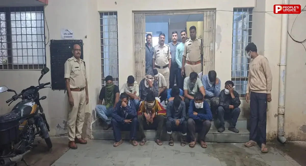 15 जुआरी गिरफ्तार; ₹90,500 नकद जब्त