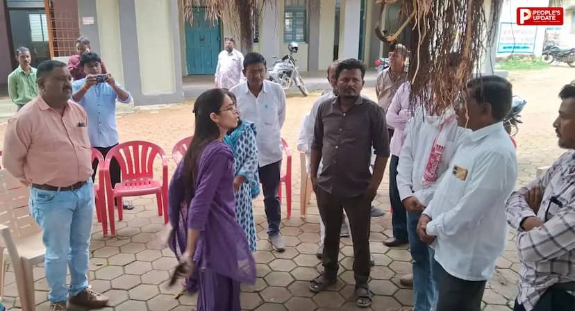 खकनार जनपद की बैठक में पति-प्रतिनिधियों को बाहर करने पर हंगामा, 25 सदस्यों ने किया बहिष्कार