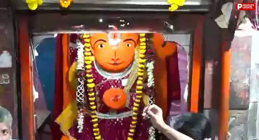 अपनी जगह से टस से मस नहीं हुए हनुमान जी... मंदिर टूटा, लेकिन बजरंगबली की प्रतिमा हटाने में मशीनें भी फेल