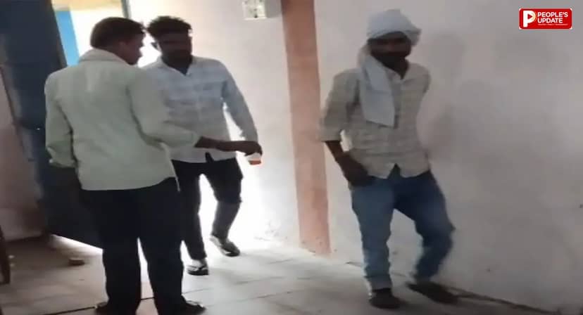 पंचायत भवन में नशे का वीडियो बहुप्रसारित, जले कागज और टूटी अलमारी से उठे सवाल