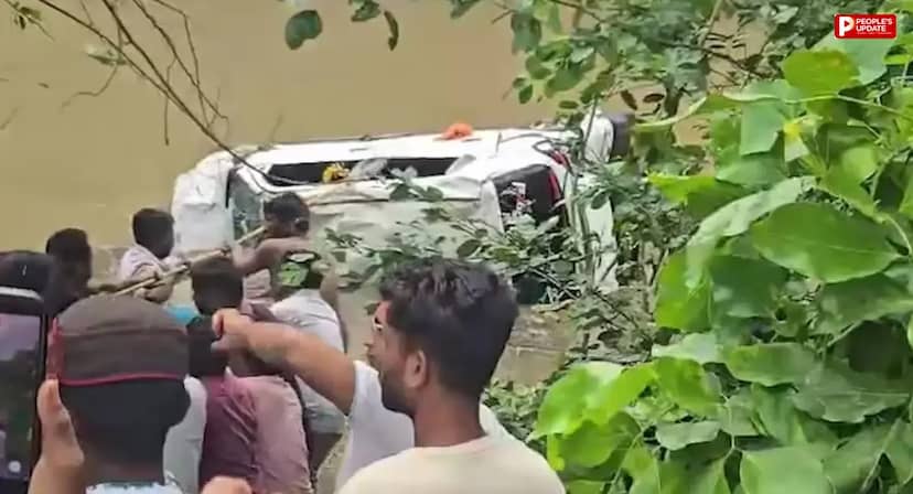 MP में दर्दनाक हादसा, बरसाती नाले में बही श्रद्धालुओं की कार; 8 श्रद्धालुओं की मौत