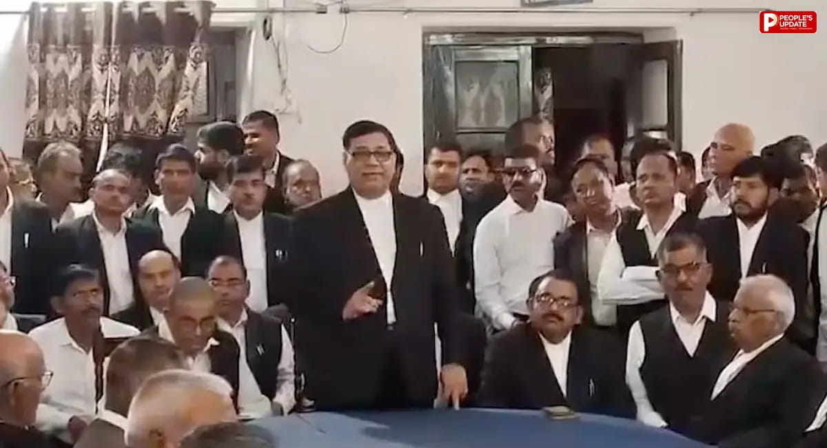 'पहले हमें दिखाएं चार्जशीट!' राम मंदिर चढ़ावा चोरी केस में बवाल, वकीलों ने किया विरोध