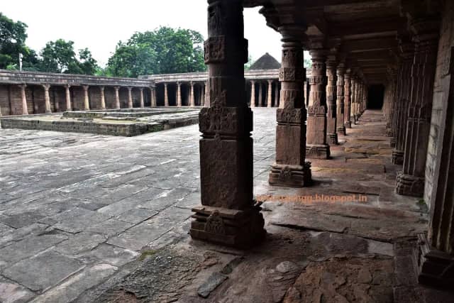 पहले जैन मंदिर और गुरुकुल, बाद में बना ढांचा, कहा- प्रतिमा वाग्देवी की नहीं, जैन देवी अंबिका की