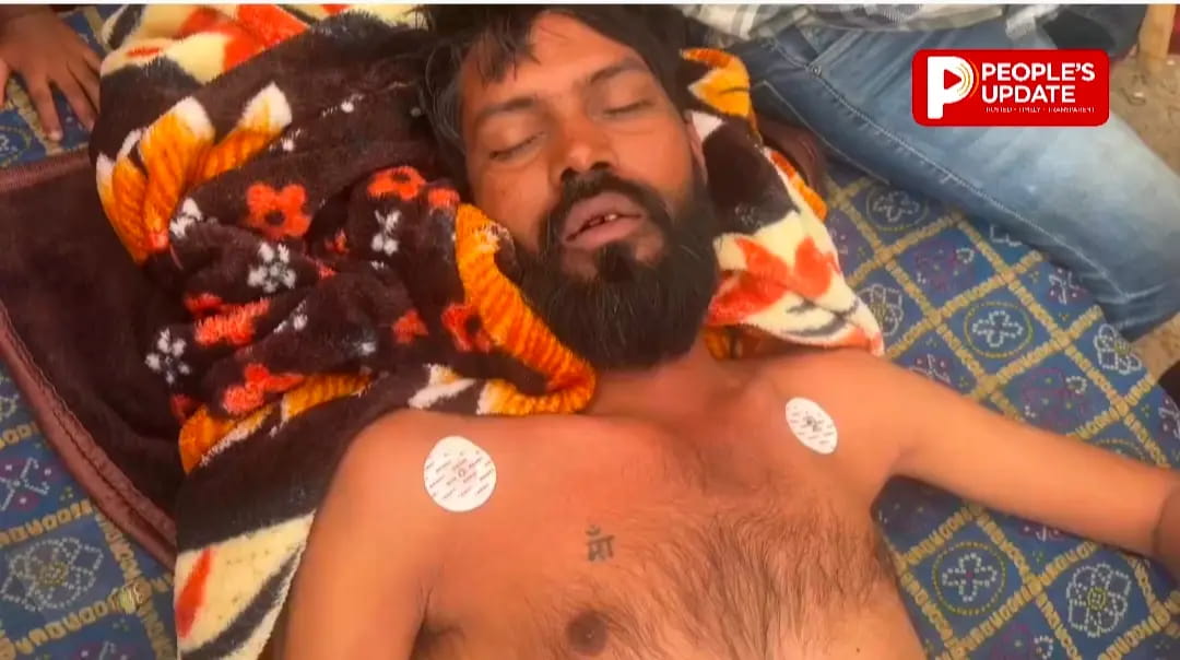 डॉक्टरों ने मृत बताया, अंतिम संस्कार से पहले जिंदा हुआ युवक! एम्बुलेंस में हिले हाथ-पैर, VIDEO वायरल