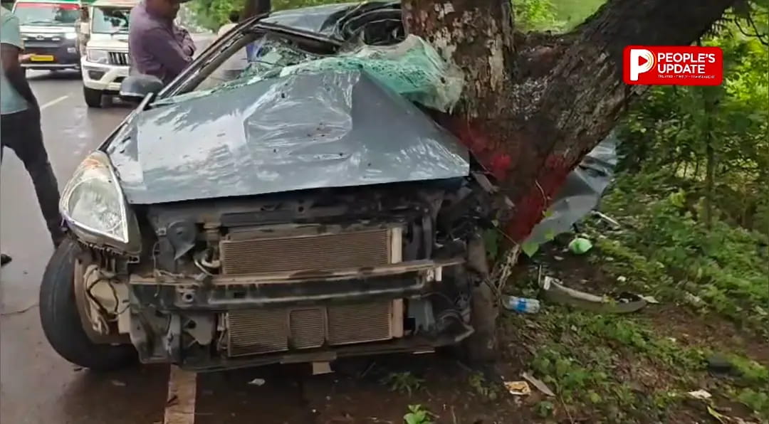 तेज रफ्तार कार अनियंत्रित होकर पेड़ से टकराई, दो दोस्तों की मौके पर मौत