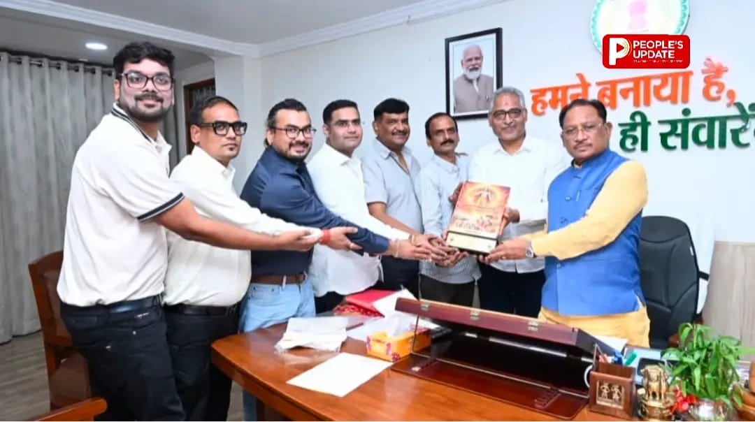 छत्तीसगढ़ी में पहली बार प्रकाशित हुई श्रीमद्भागवत गीता, चाम्पा के रविन्द्र सोनी ने रचा इतिहास