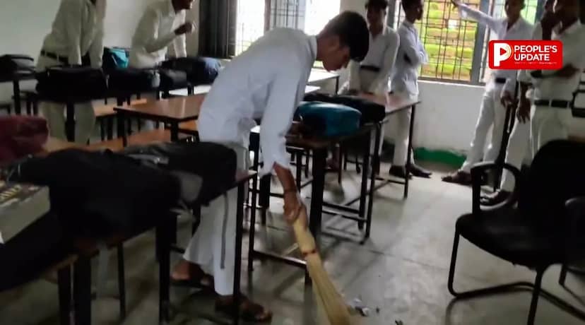 बच्चों की पढ़ाई की जगह हाथ में झाड़ू,आत्मानंद स्कूल का VIDEO वायरल