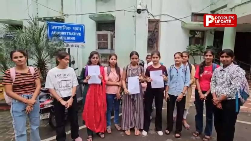 परीक्षा हुई नहीं, फिर भी जारी कर दिया रिजल्ट! कुरूद कॉलेज के छात्रों को ‘गायब’ पेपर में ATKT, भविष्य पर संकट