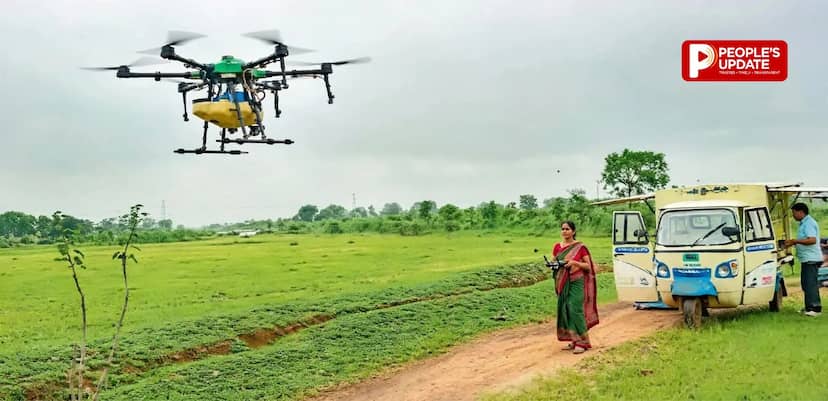 ड्रोन दीदी का कमाल! 15 मिनट में एक एकड़ खेत का छिड़काव, सालाना 2 लाख तक कमाई
