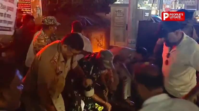 भिलाई में पुतला दहन पर पुलिस से झूमाझटकी, जलते पुतले की चपेट में आरक्षक झुलसा कांग्रेस कार्यकर्ताओं पर FIR