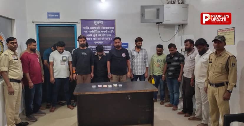 रायपुर में जुए के बड़े फड़ पर पुलिस की दबिश,72 हजार कैश के साथ 14 गिरफ्तार