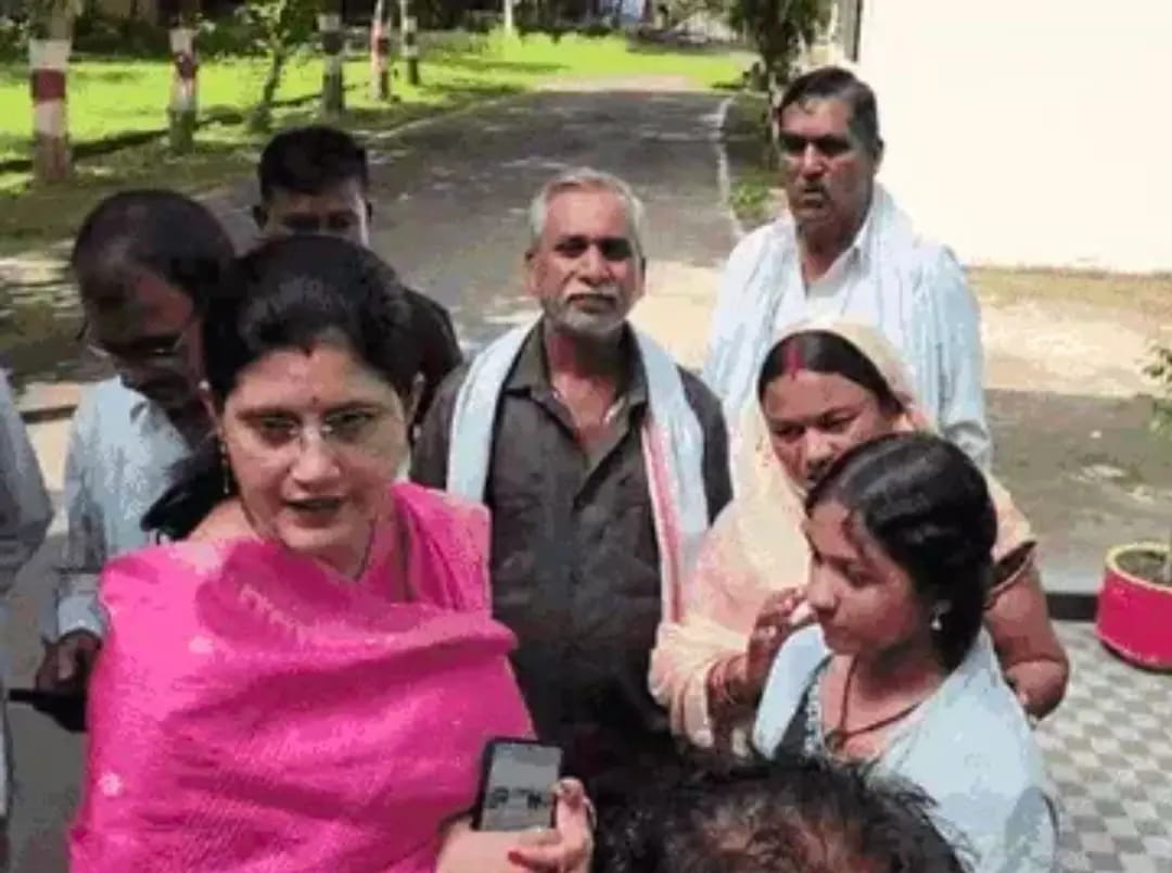 राजनांदगांव में 10वीं की परीक्षा देने के बाद भी फेल, 3 साल से रिजल्ट के लिए भटक रही छात्रा, कलेक्ट्रेट पहुंचा परिवार